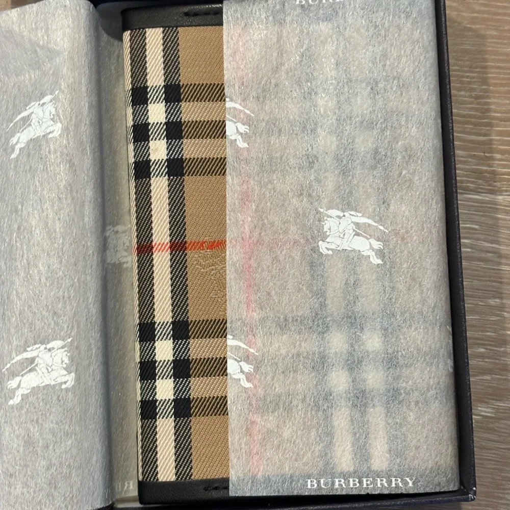 New Burberry Novacheck Black Wallet/Planner - Picture 2 of 11